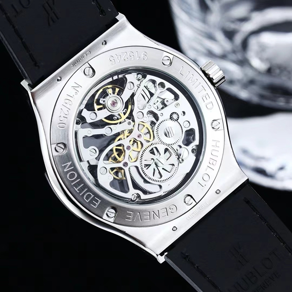 ウブロコピー時計着用イメージ